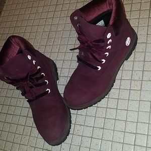 Maroon timberlands